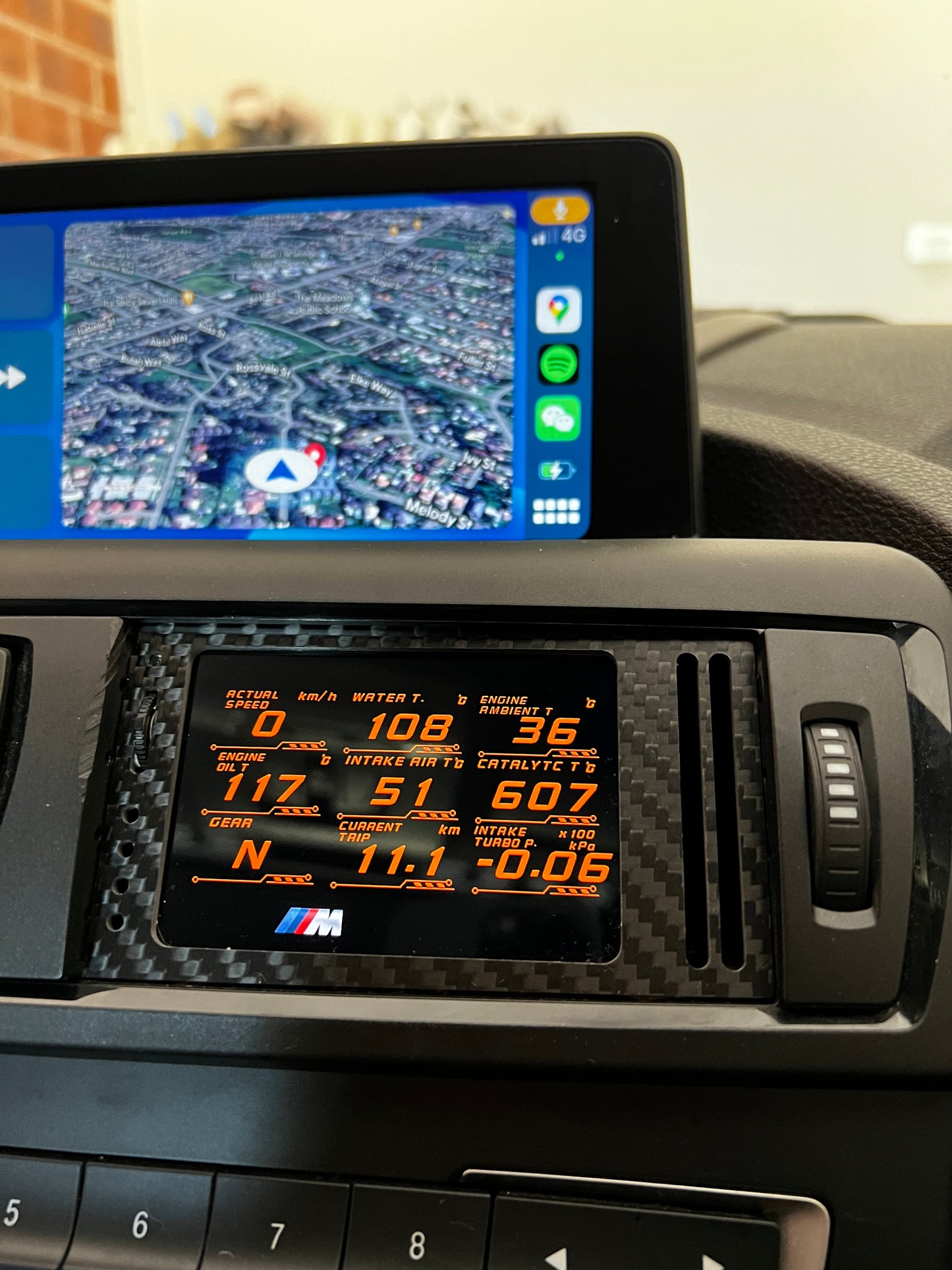 Air Vent Digital Boost Gauge - BMW F-Series